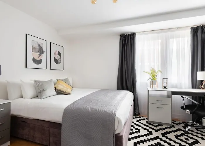 Spacious And Modern 4 Bed Apartment Next To Borough Station