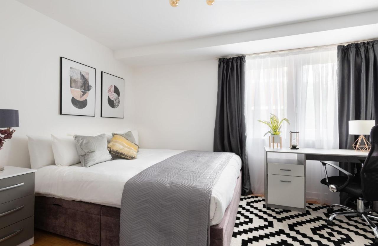 Spacious And Modern 4 Bed Next To Borough Station Apartment