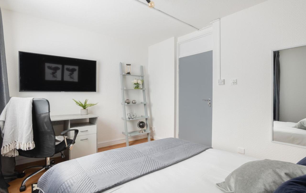 Spacious And Modern 4 Bed Next To Borough Station * London