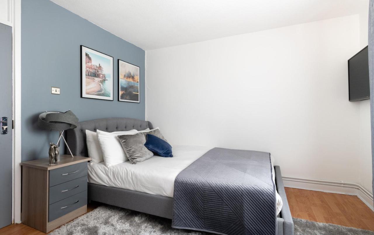 Spacious And Modern 4 Bed Next To Borough Station Apartment London